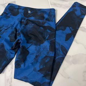 Lululemon Wunder Under Luxtreme Leggings Size 6 rare print!!